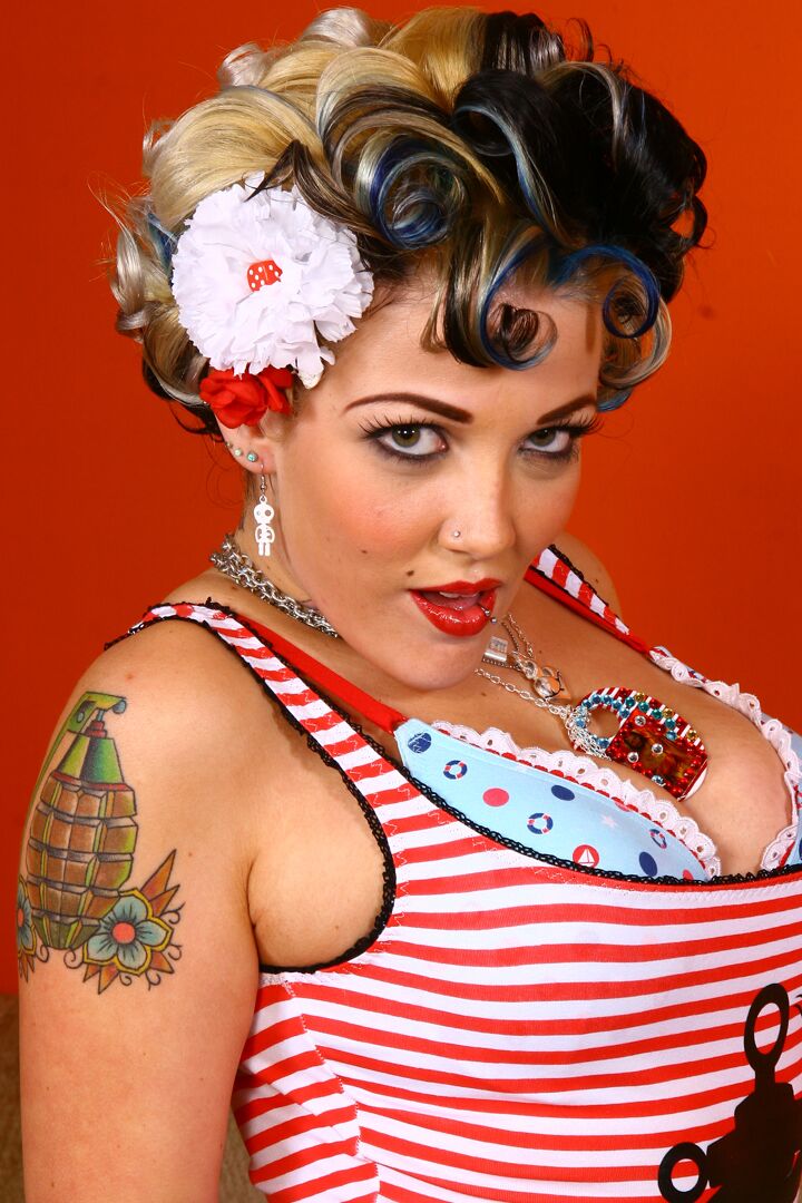 21P Chubby brunette Candy Monroe cuckolds her boyfriend with a black stud