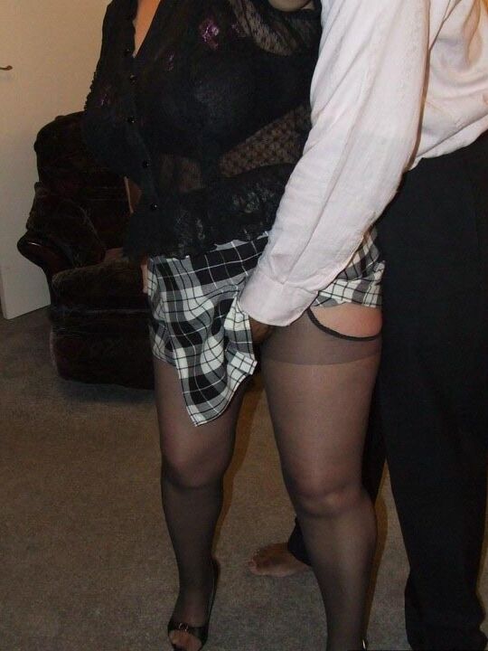 20P Fat amateur Kinky Carol gets on her knees to suck on a black penis