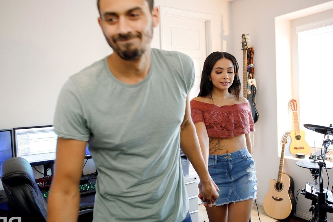 21P Mundo Porno Aaliyah Hadid