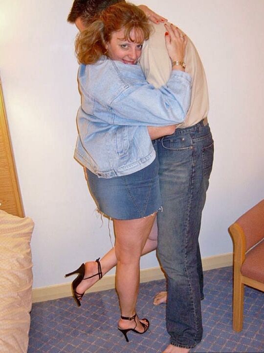 Die 20P Mature BBW Curvyclaire zeigt beim Vorspiel ihre großen natürlichen Brüste