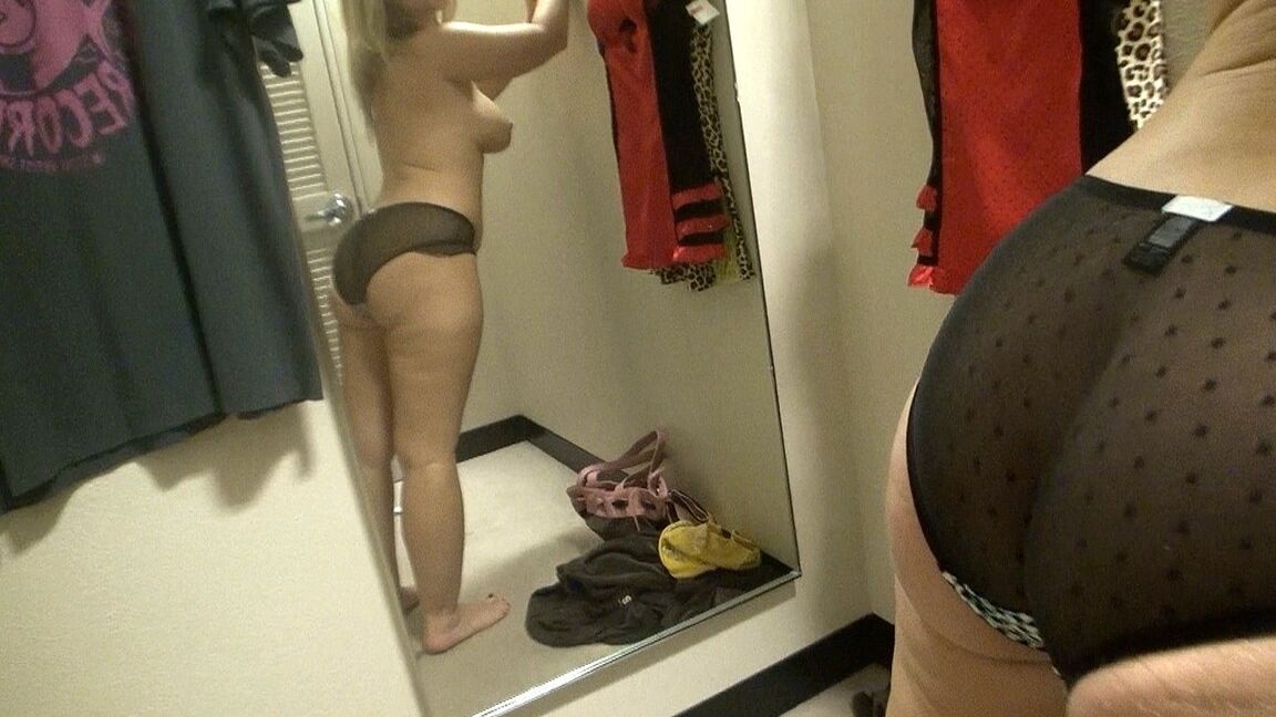 18P Kinky blonde MILF with big juggs Dee Siren masturbates in the closet