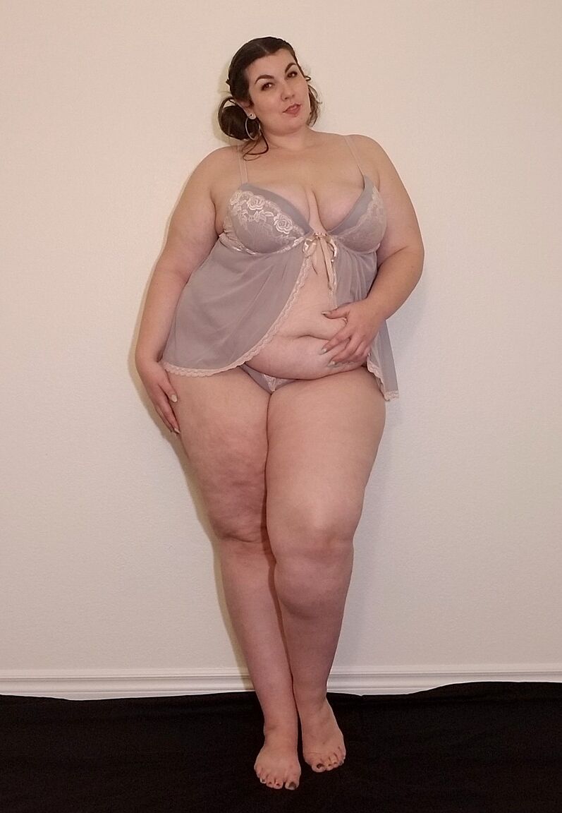 18P MILF gorda Lady Sublime hace alarde de su culo grueso