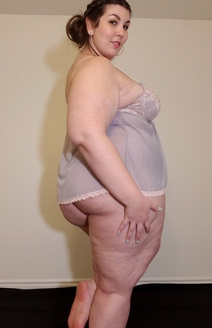 18P MILF gorda Lady Sublime hace alarde de su culo grueso