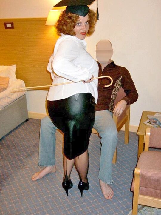 20P Recent British graduate Curvy Claire receives cunnilingus in a mortarboard