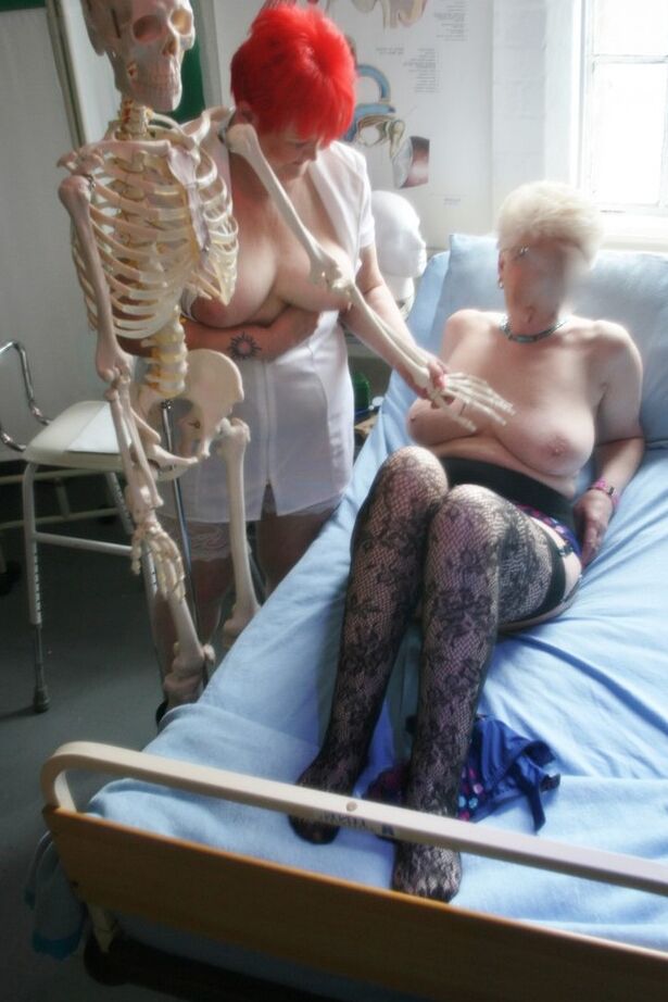 20P Aged redhead Valgasmic Exposed plays with lesbians in a hospital and barn