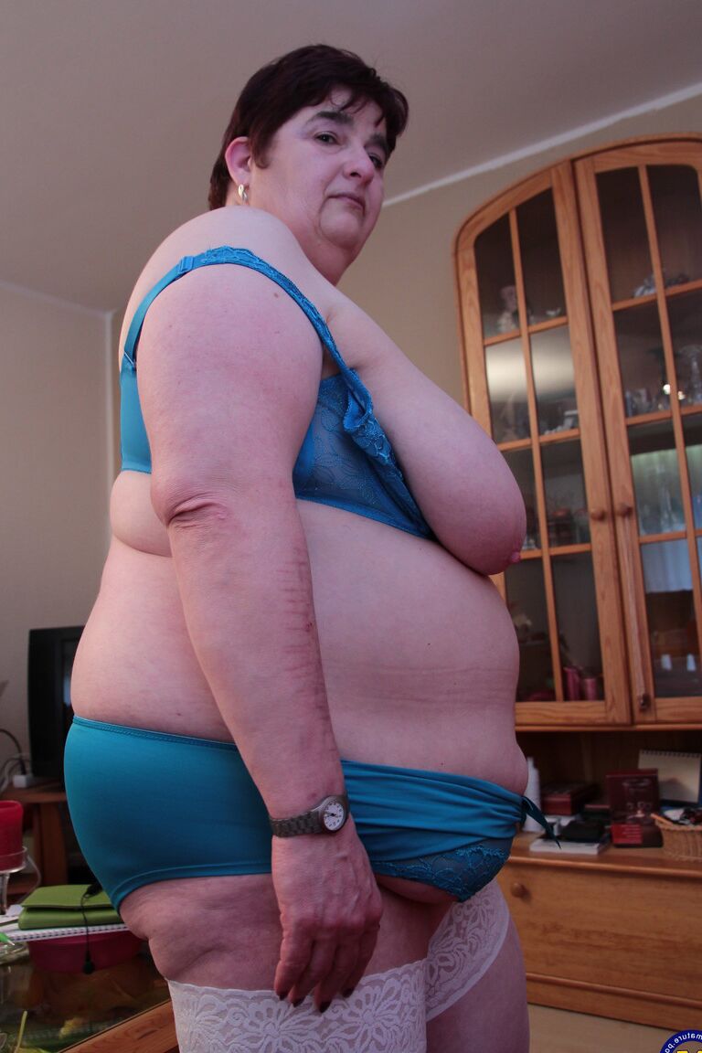 21P Mature NL Sabine R