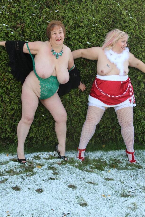 20P Overweight older redhead Kinky Carol fools around with a fat lesbian in a yard