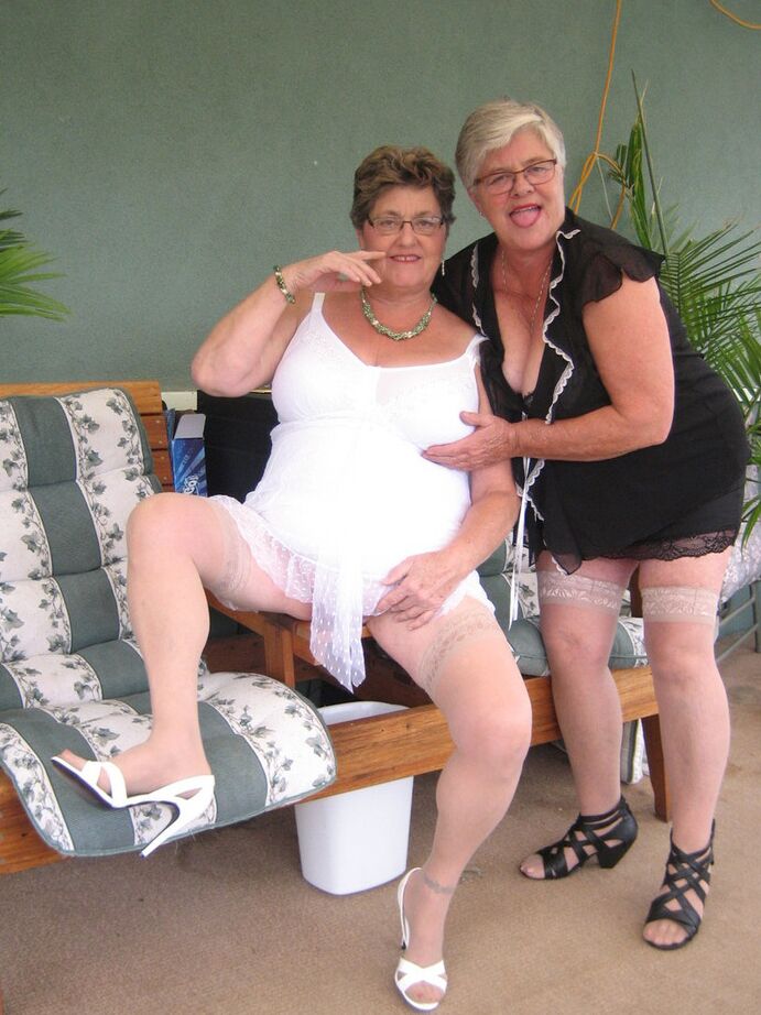 20P Fette alte Frauen Gürtelgöttin