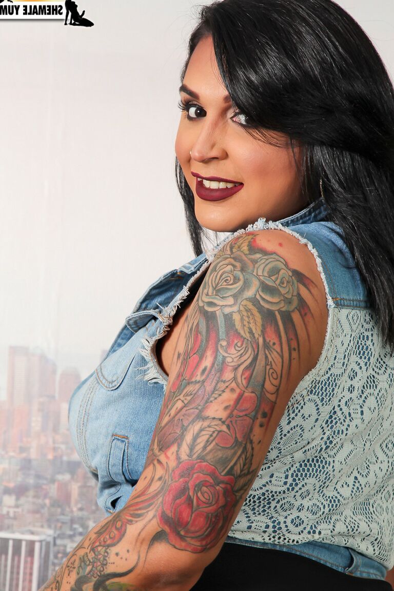16P Chicas Grooby Leah Nova