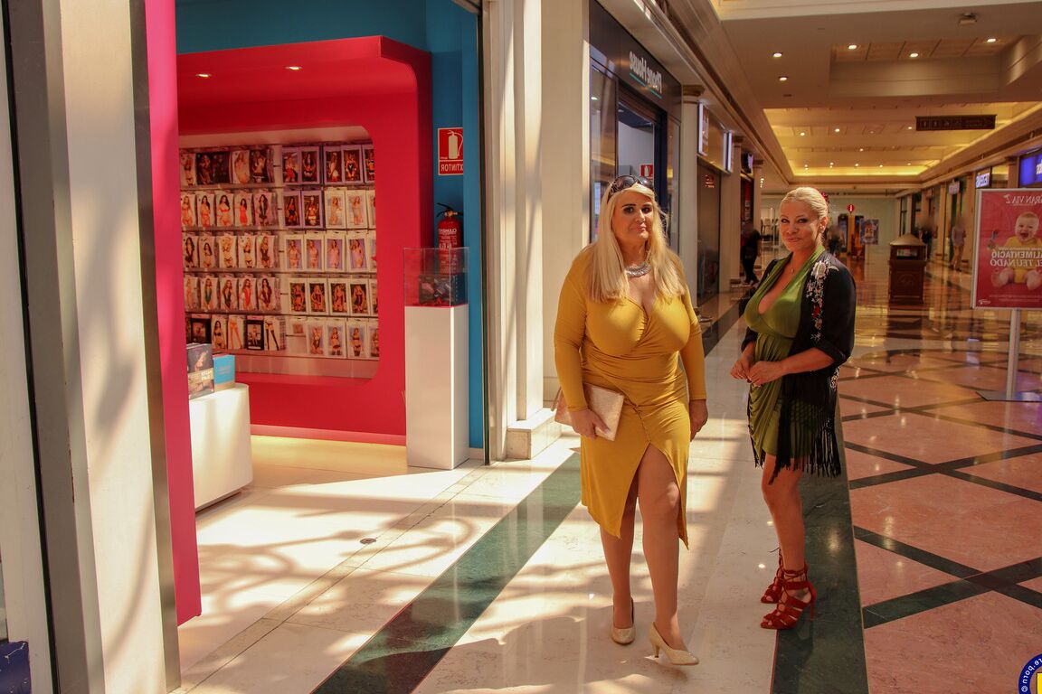 21P Chubby MILFs Alexa Blun & Musa Libertina pose in public in their sexy dresses