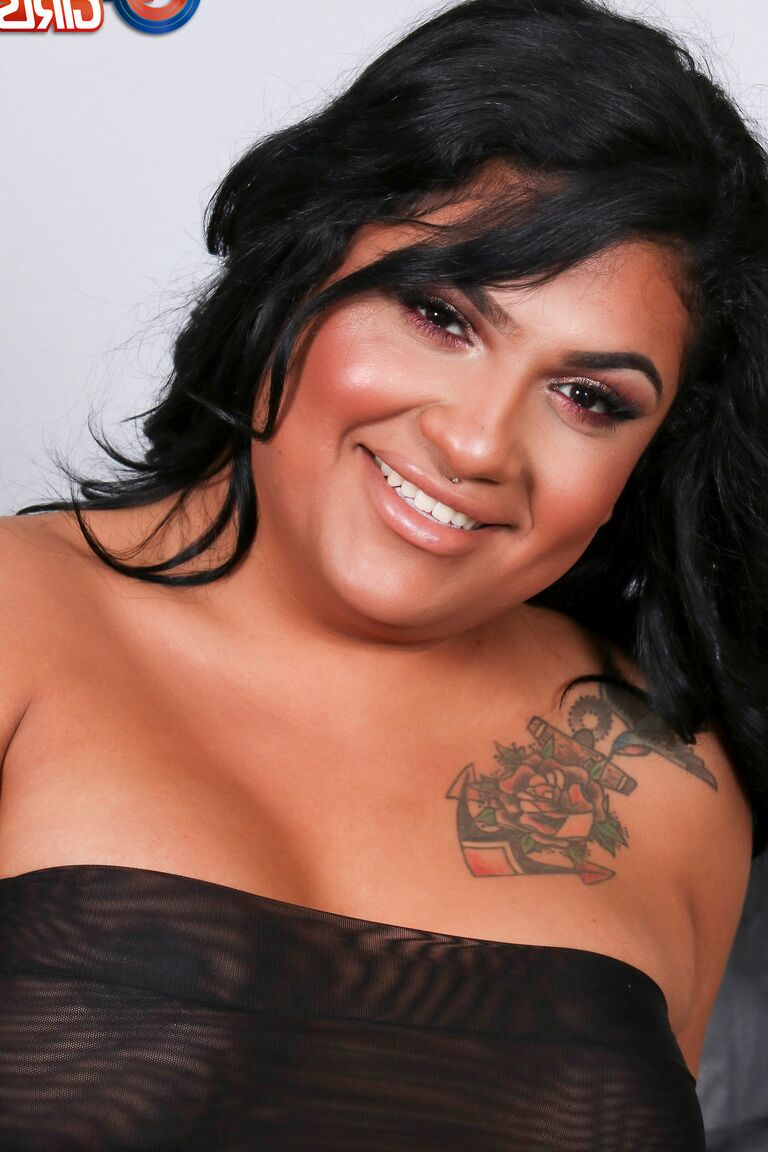 16P Garotas Grooby Iya Lee