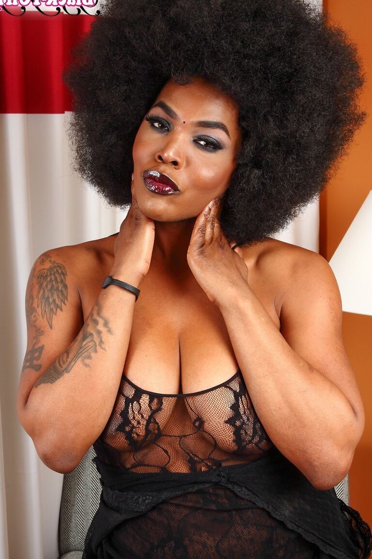 16P Negro TGirls Lovlee