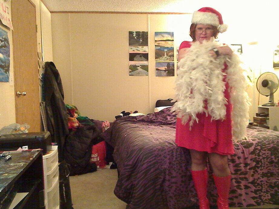 20P Mature redhead Misha MILF looses her big tits and cunt while in Xmas clothing