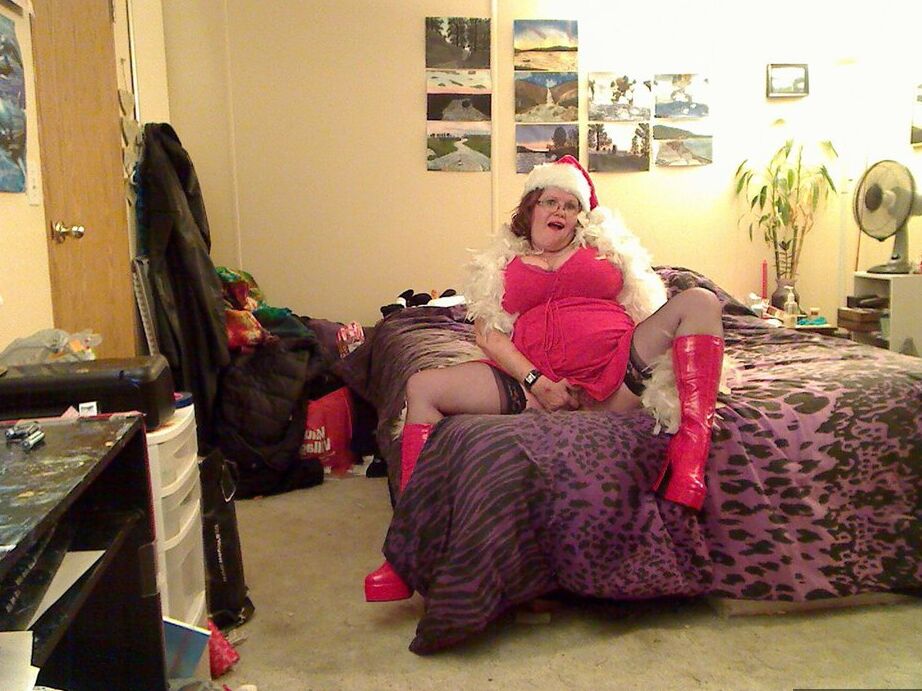 20P Mature redhead Misha MILF looses her big tits and cunt while in Xmas clothing