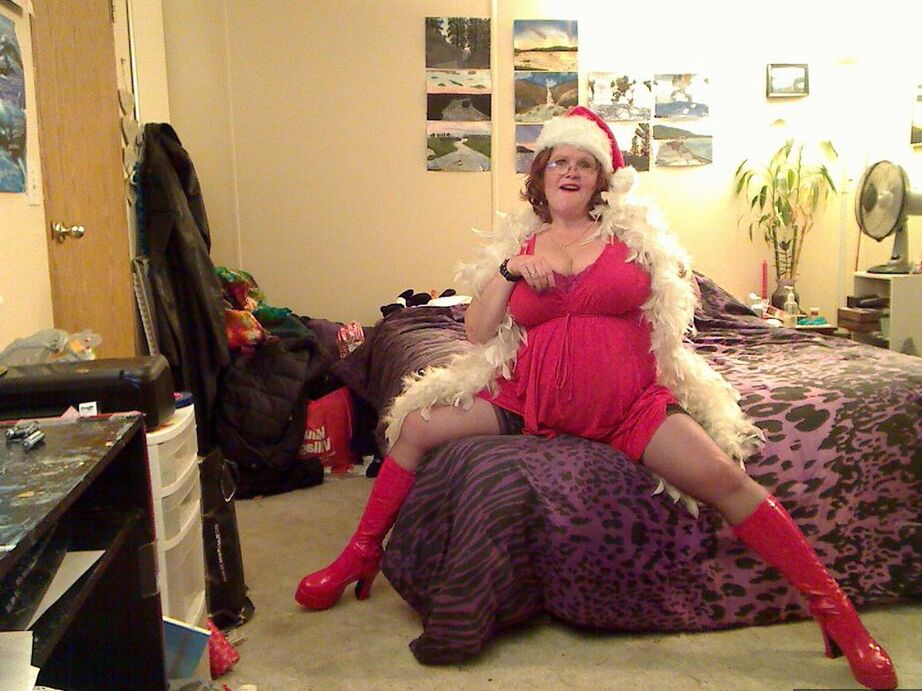 20P Mature redhead Misha MILF looses her big tits and cunt while in Xmas clothing