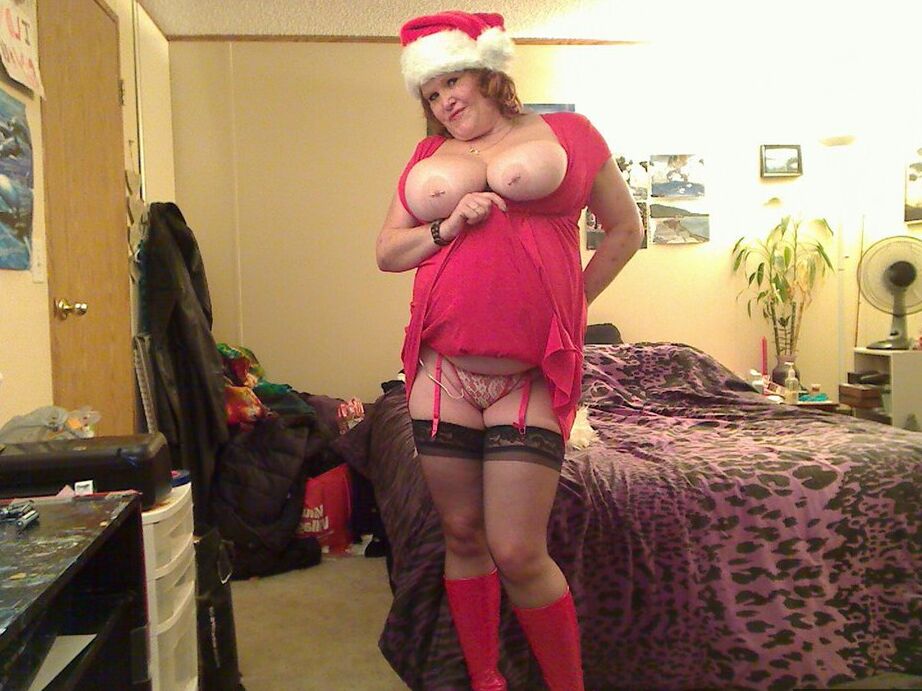 20P Mature redhead Misha MILF looses her big tits and cunt while in Xmas clothing