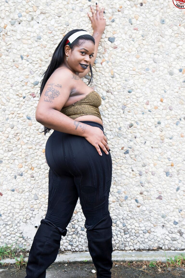 16P Preto TGirls Keosha