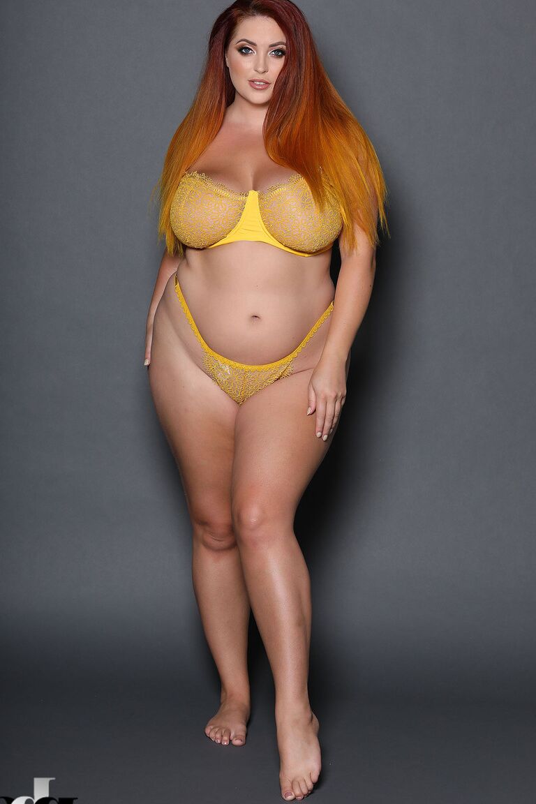 21P Alluring British vixen Lucy Vixen teasing with her shapely body & big tits