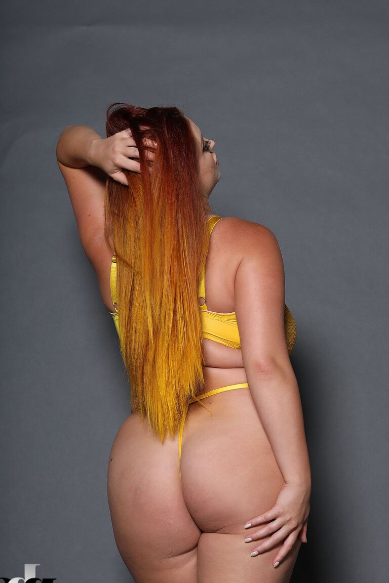 21P Alluring British vixen Lucy Vixen teasing with her shapely body & big tits