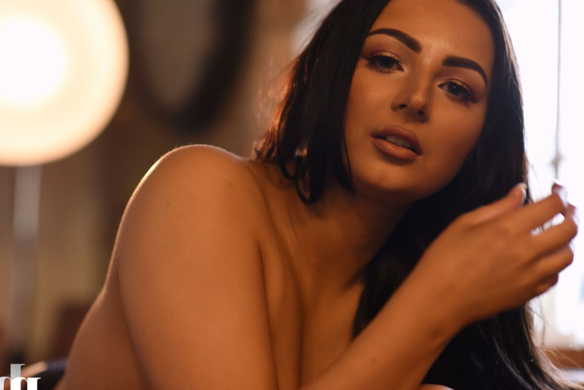 21P Fatty stunner Foxy Lucina goes topless and shows her massive natural tits