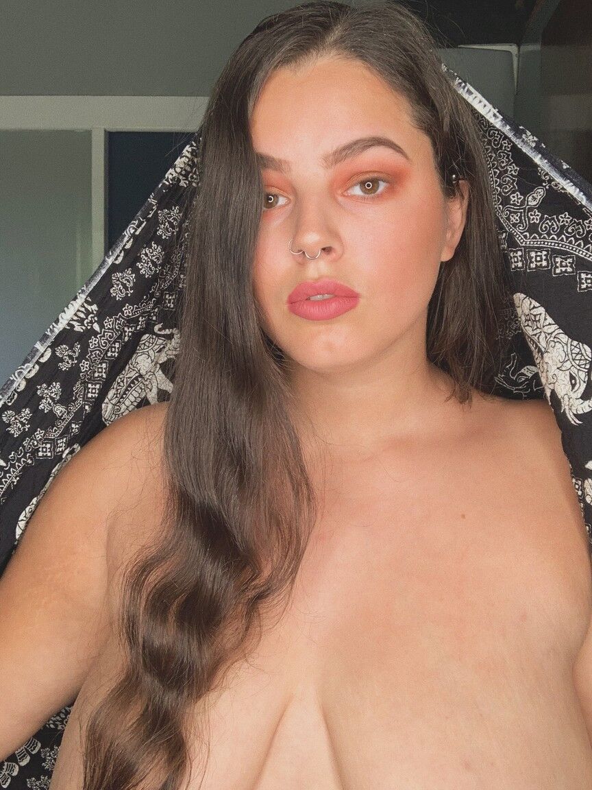 15P Brunette babe with huge saggy tits Jordyn Khaled reveals her big butt