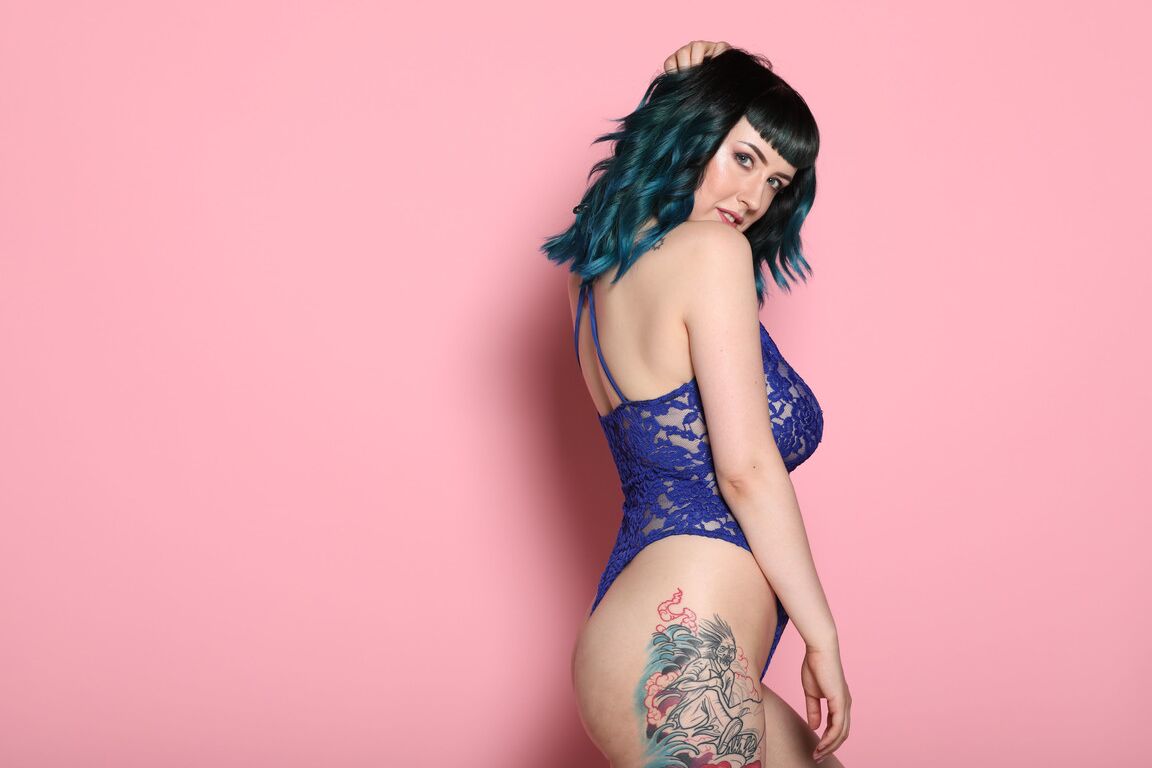 21P Stunning babe in a lacy bodysuit Lisha Blackhurst reveals her magnificent tits
