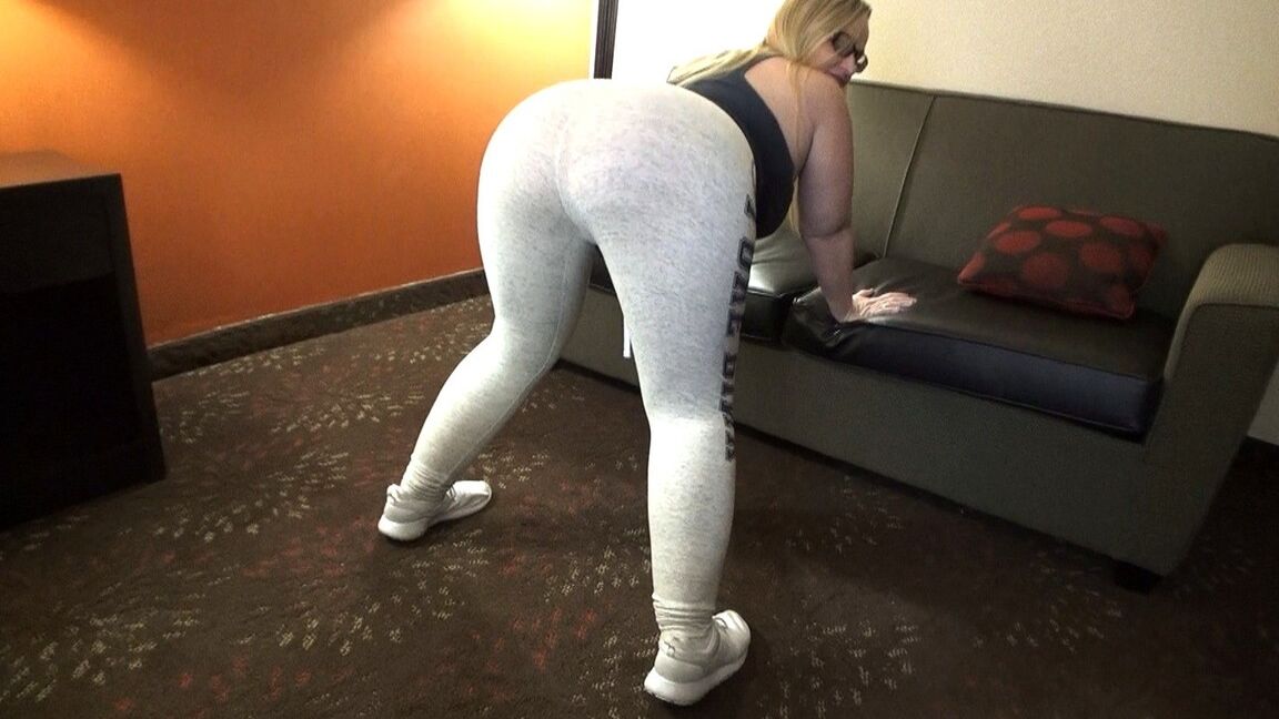 17P Mrs Siren Óculos MILF Loira Gorda