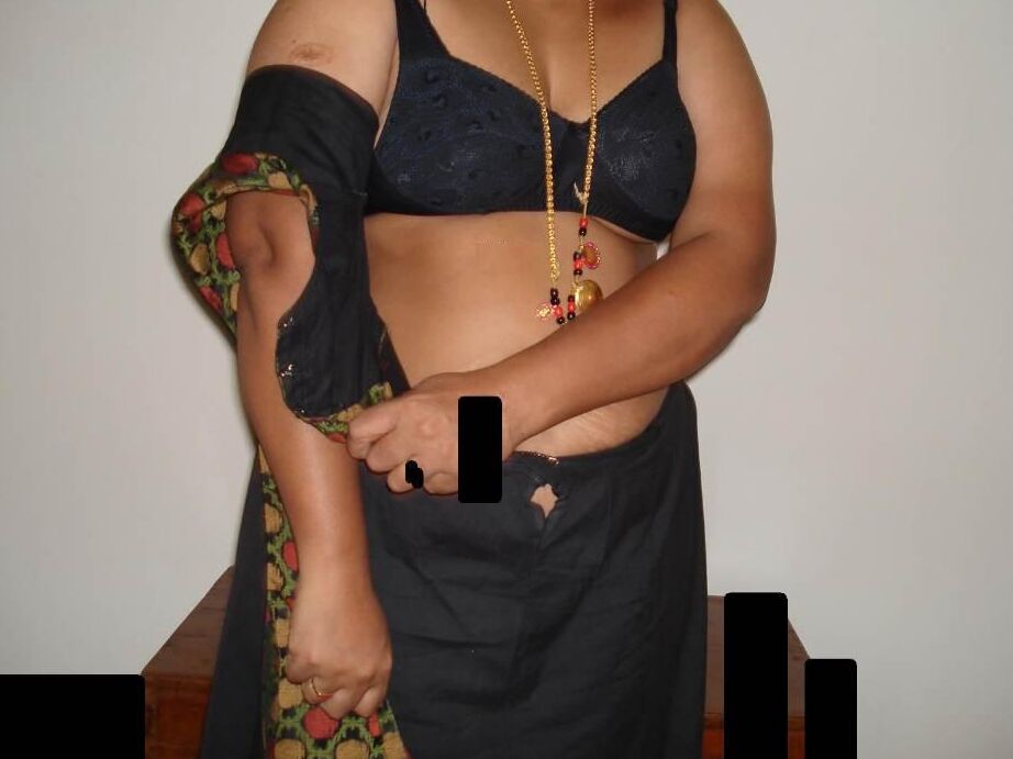 10P Fuck My Indian GF ama de casa india desnudándose