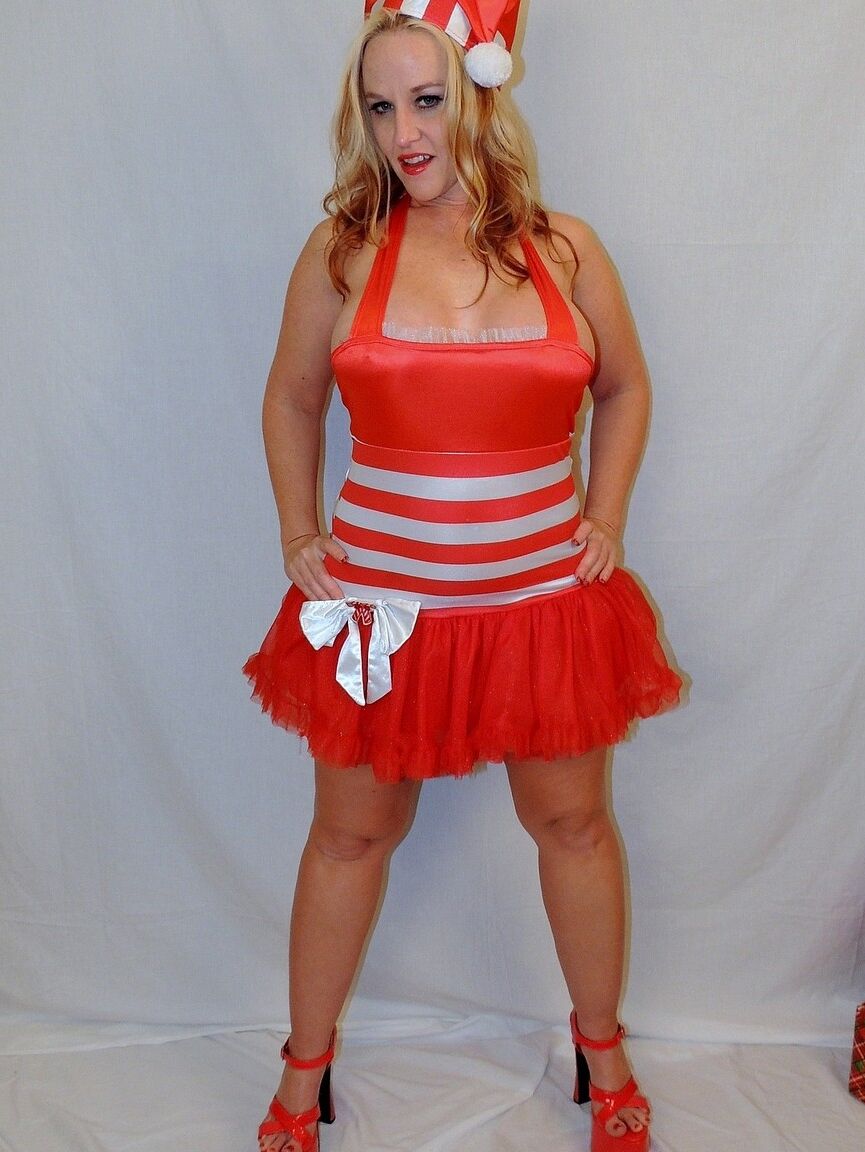 21P MILF gordita Dee Siren haciendo alarde de su gran culo