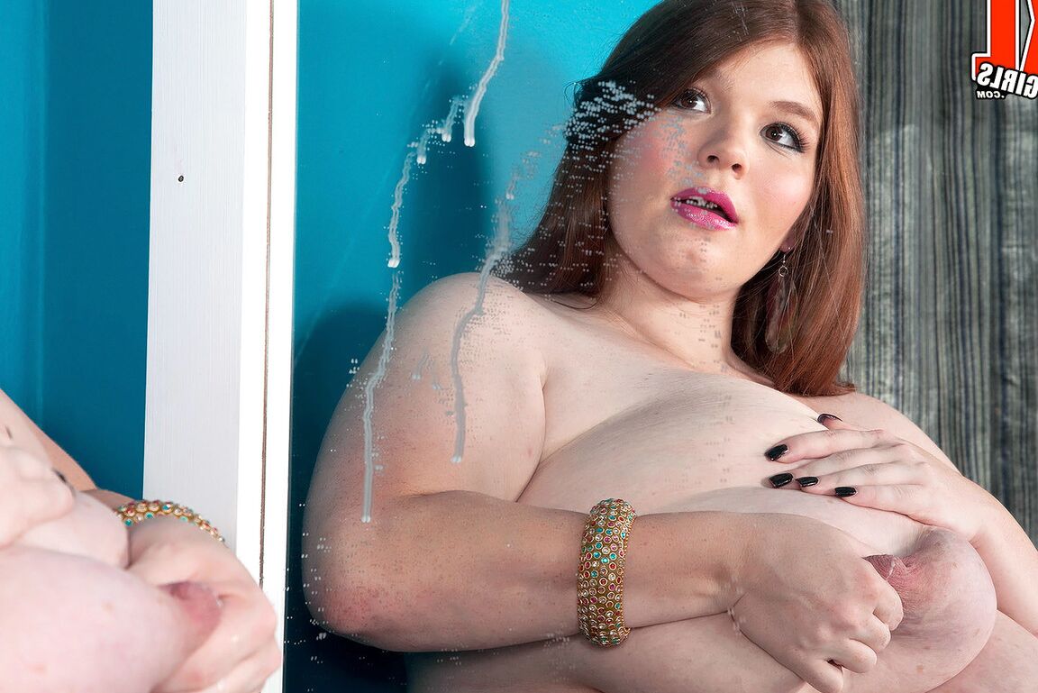 16P BBW Anorei Collins aperta seus peitos enormes até que eles esguichem leite