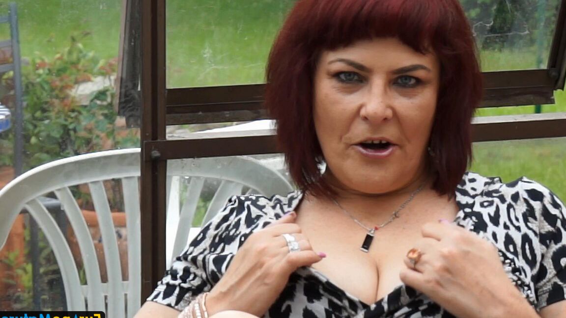 16P Europa Madura Experimentada vieja BBW masturbándose