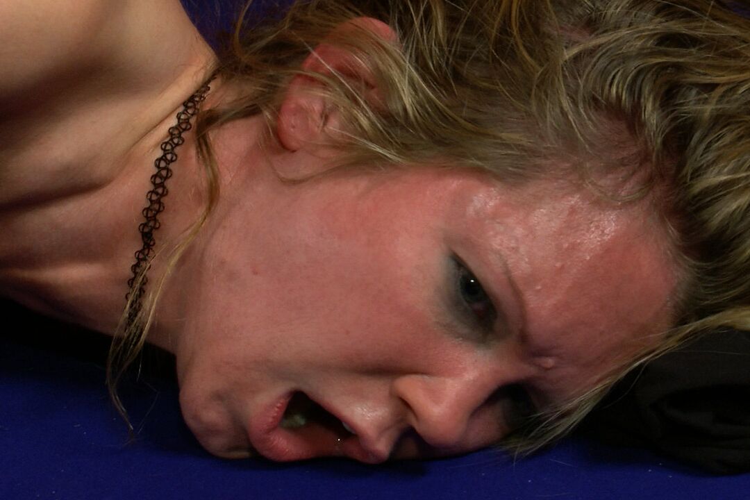 21P Public Disgrace ミスター・ピート、プリンセス・ドナ・ドロア、レイン・デグレイ