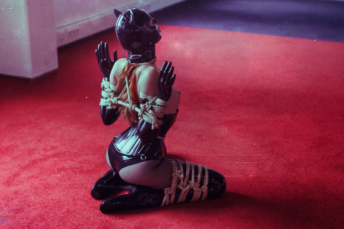16P Club RopeMarks Gatito kinbaku de goma