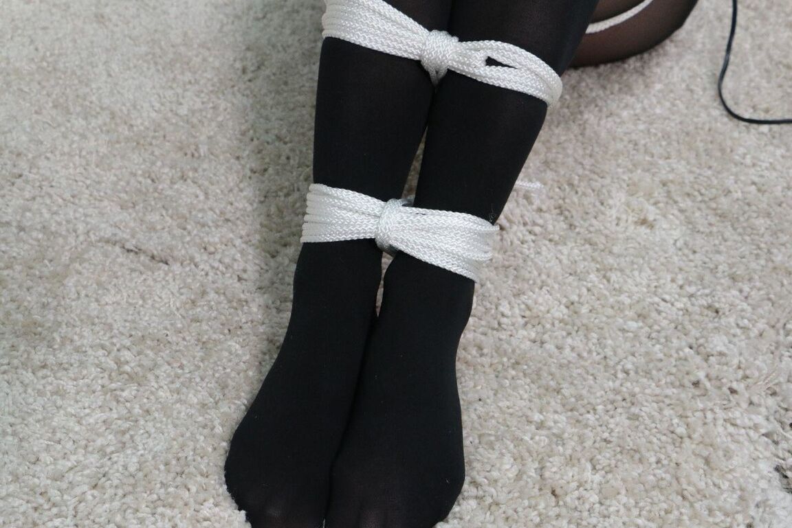 16P Sexy Tied Girls Vanessa en ballerine, partie 3
