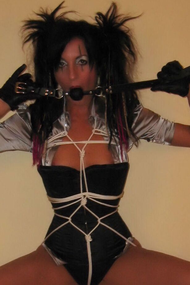 16P Black Fox Bound Halloween Special 2016