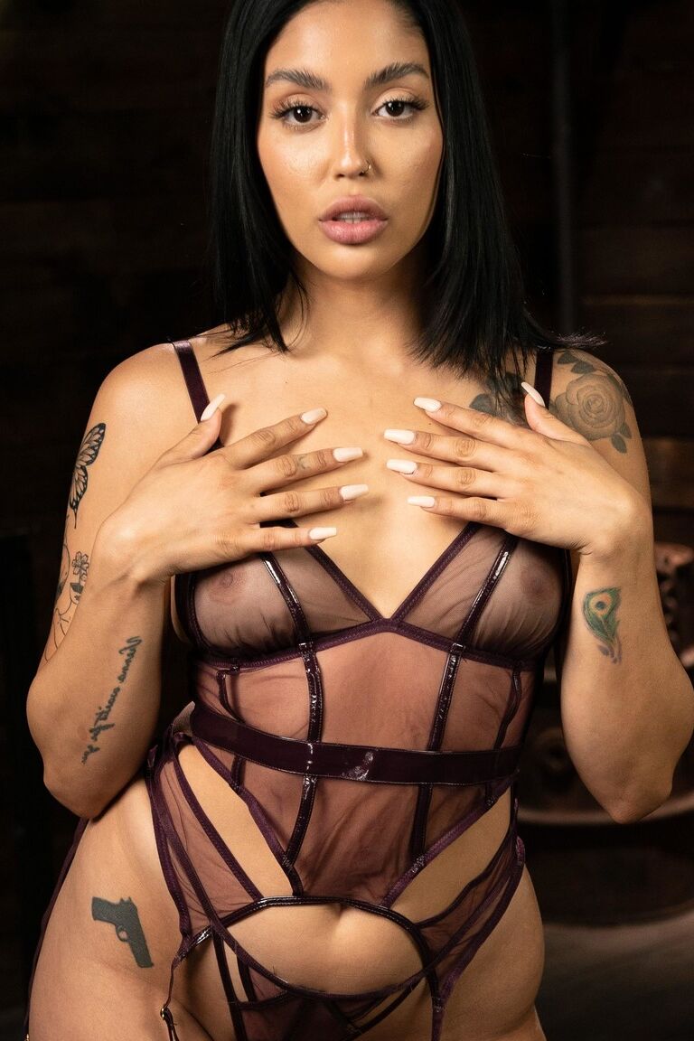 17P Device Bondage Vanessa Sky
