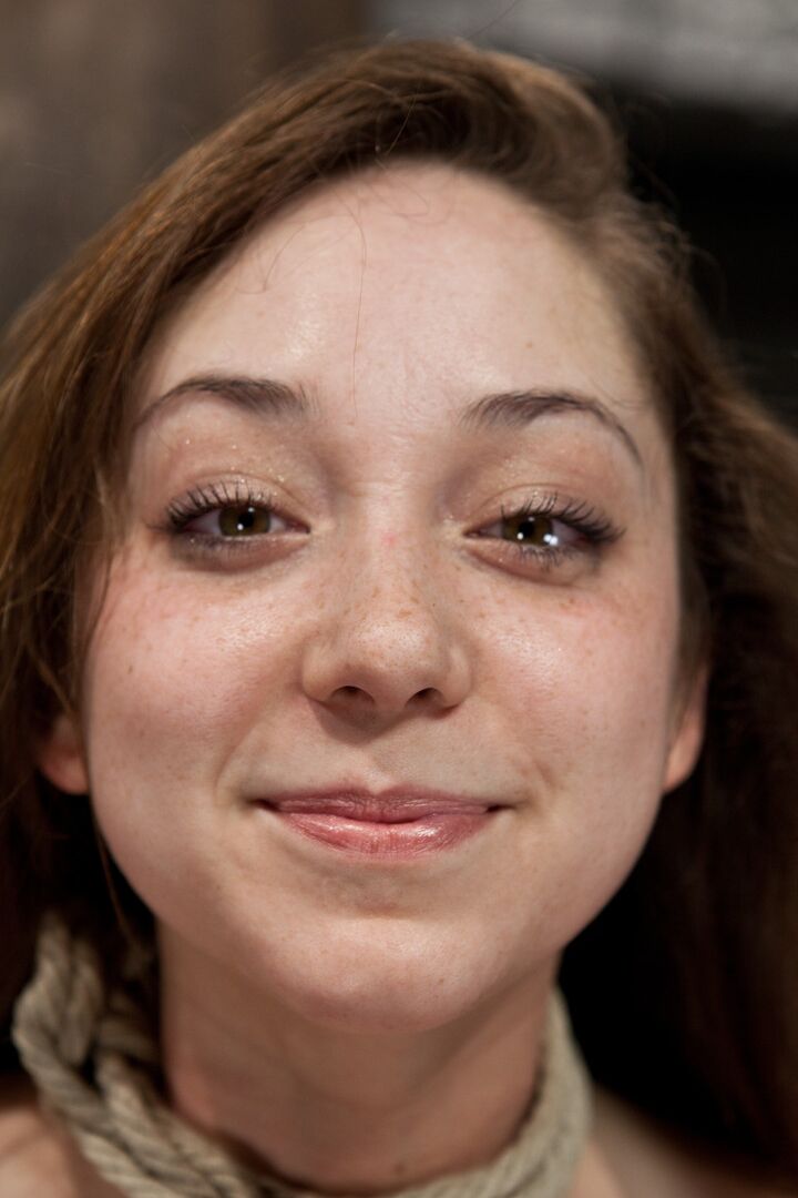 21P L'adolescent soumis Remy LaCroix profite de l'action BDSM avec un dom pervers