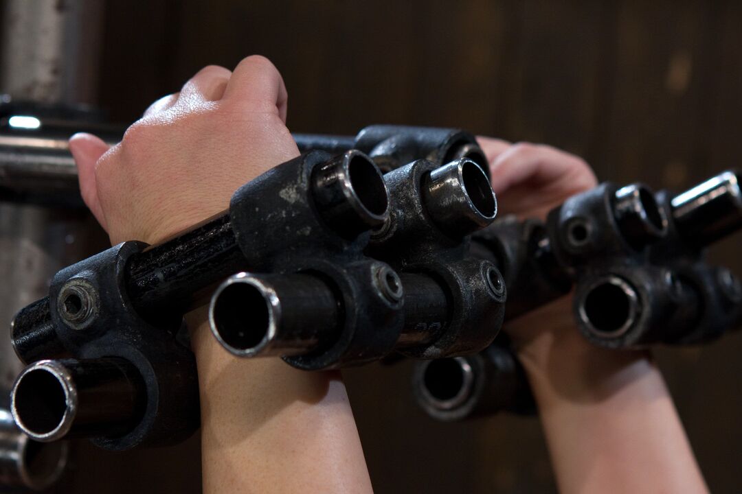 21P Device Bondage Aurora Snow