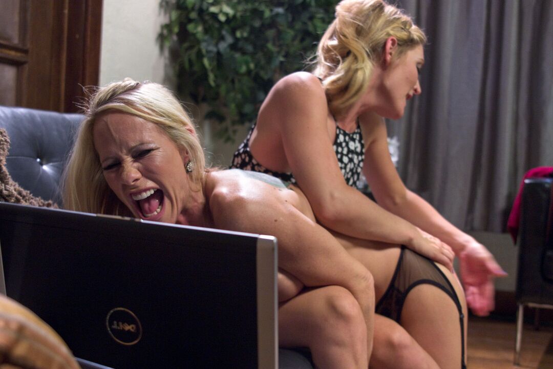 21P Whipped Ass Mona Wales, Simone Sonay