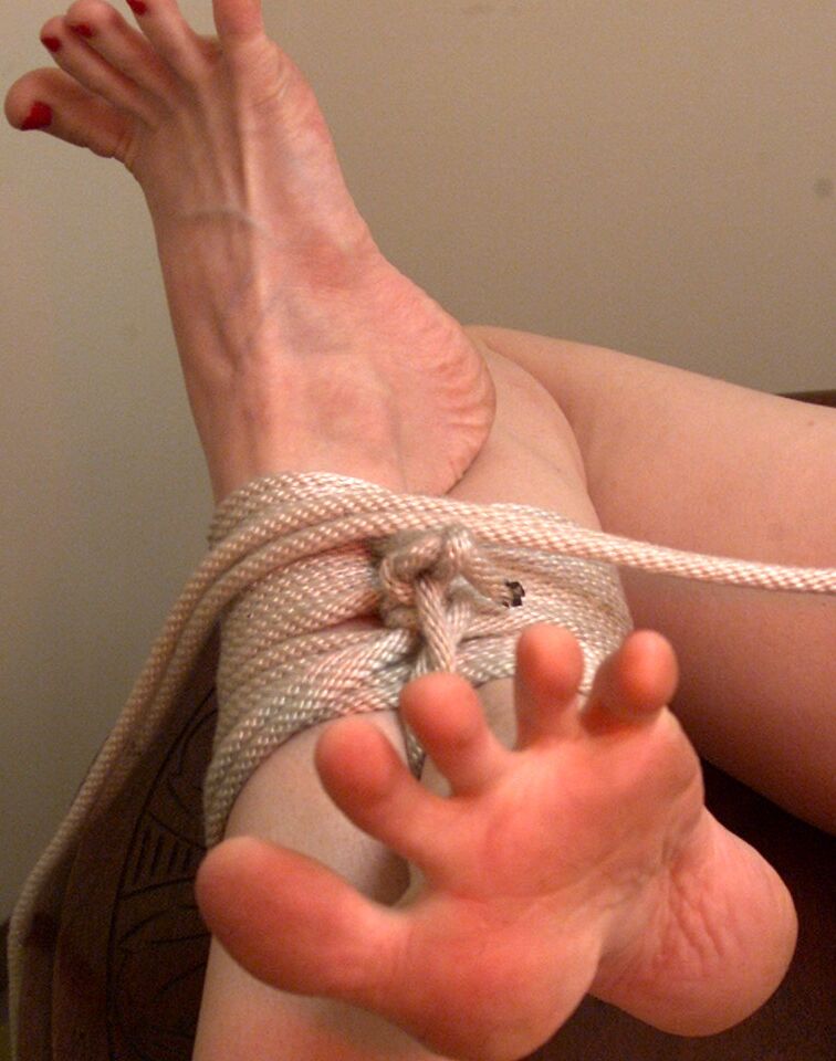 21P Naked blonde babe Cowgirl getting her nipples tortured in rope bondage