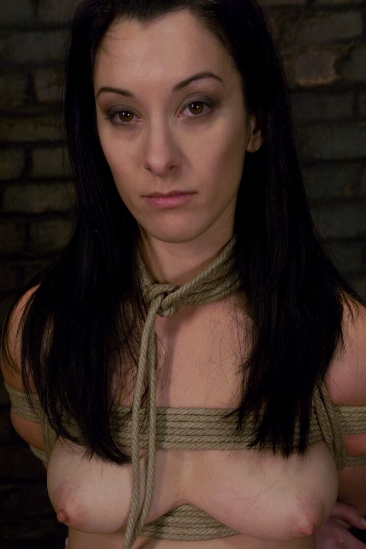 21P Coño con cable January Seraph, Maitresse Madeline Marlowe