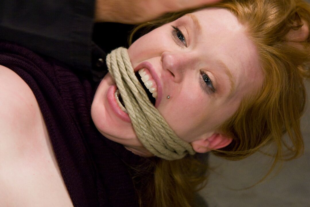 21P Madison Young attachée