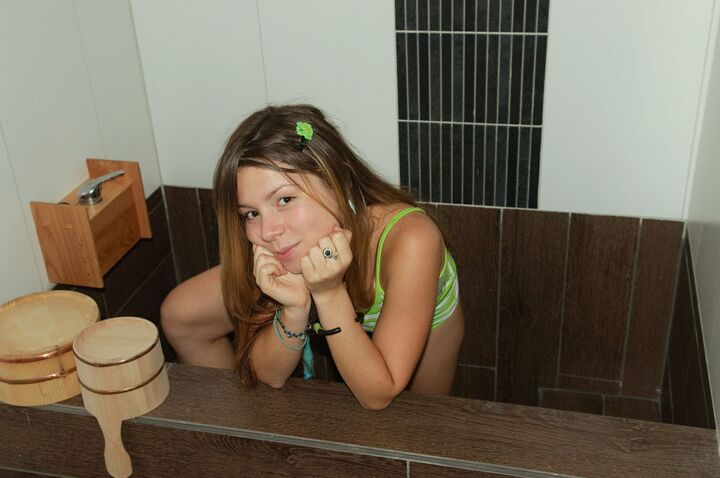 15P Emily 18 Amateur Adolescente