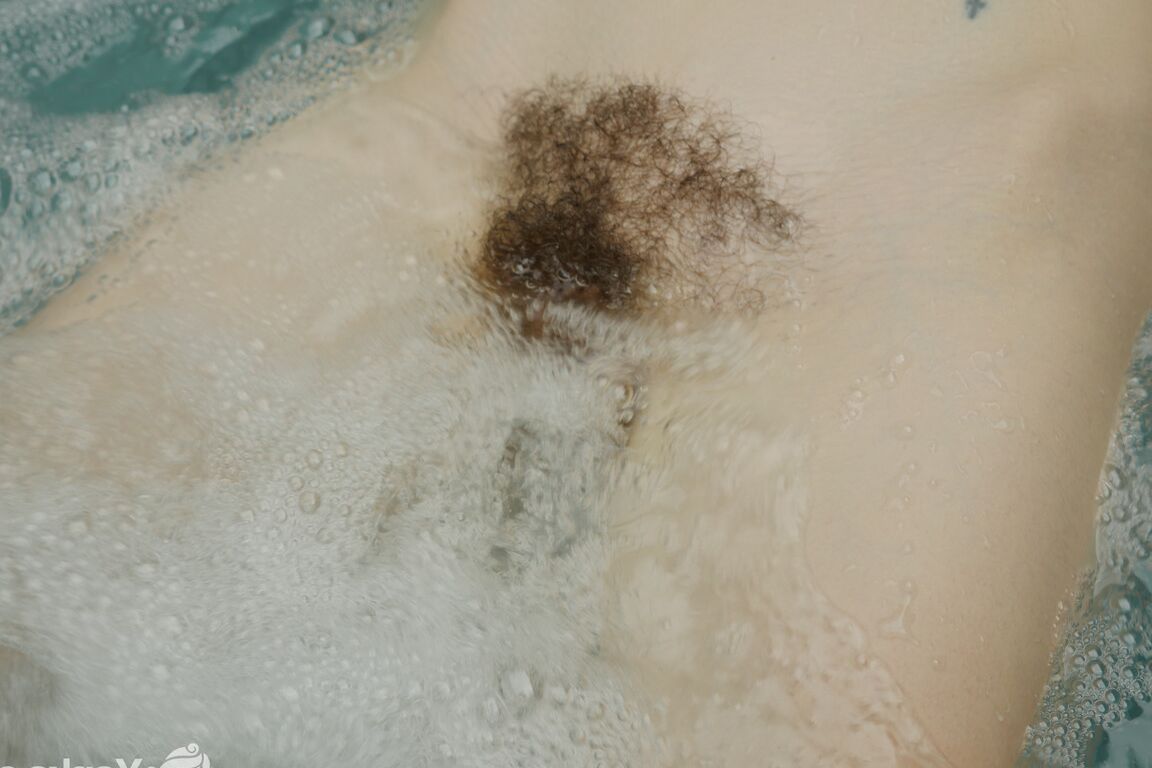 15P Yanks Lilith Wilder Gets Wet