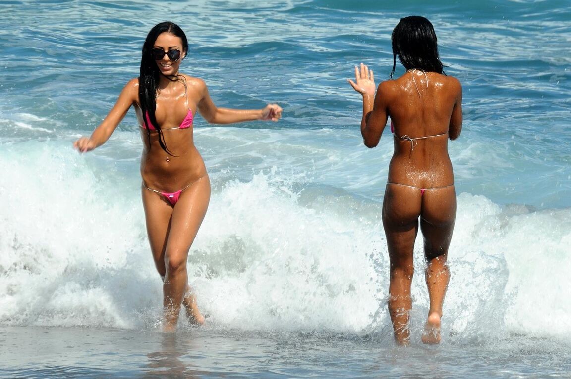 16P Bikini Plaisir En Plein Air Humide