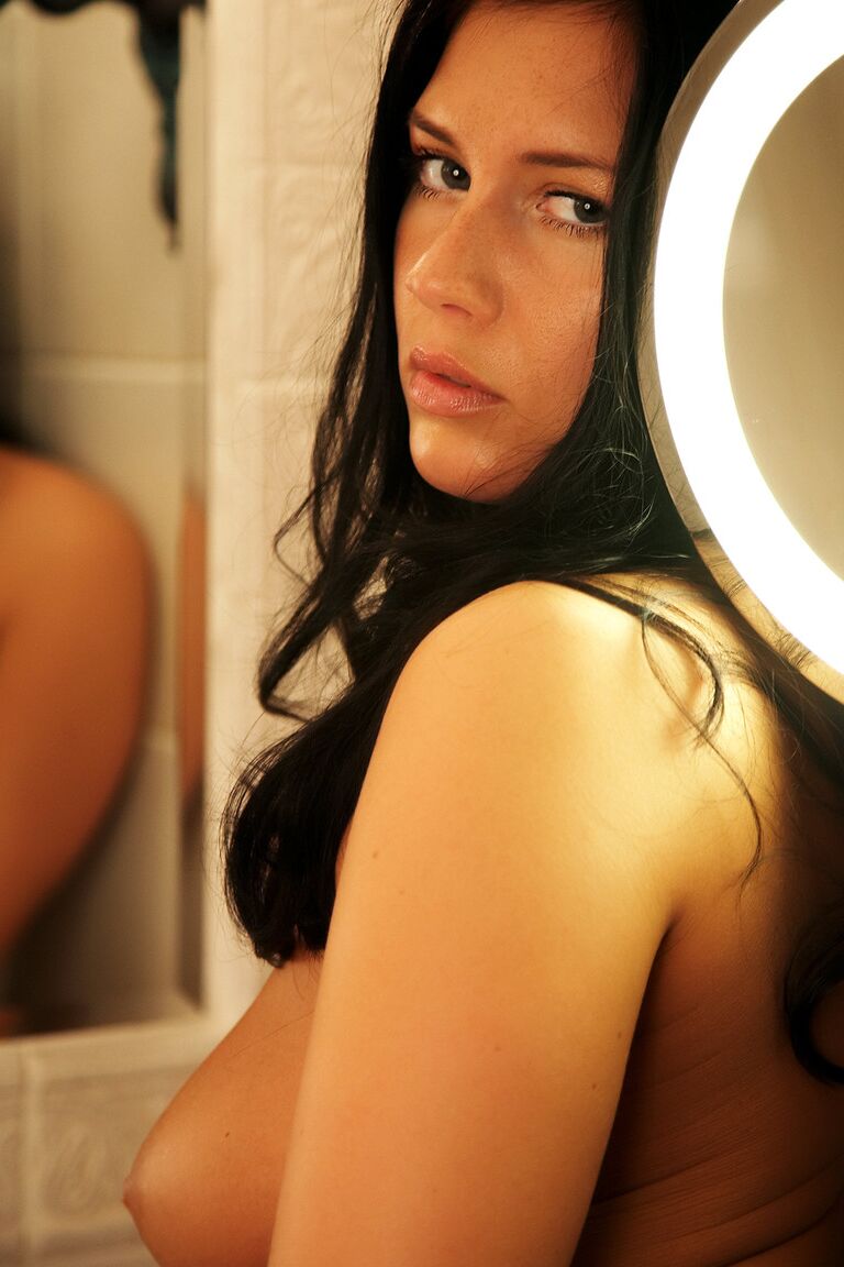 21P Met Art Veronica B