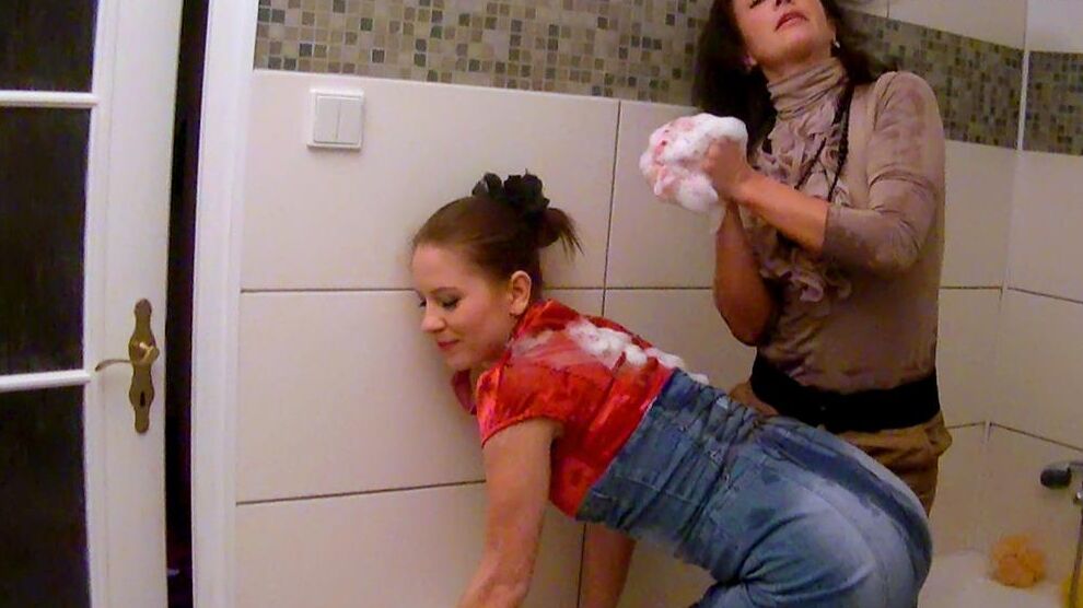 15P Todas as Wam Babes em banho quente juntas