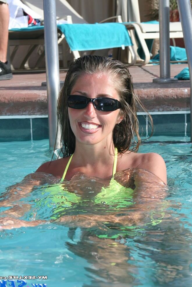 15P Wet solo girl Lori Anderson looses her tiny tits and twat from a bikini
