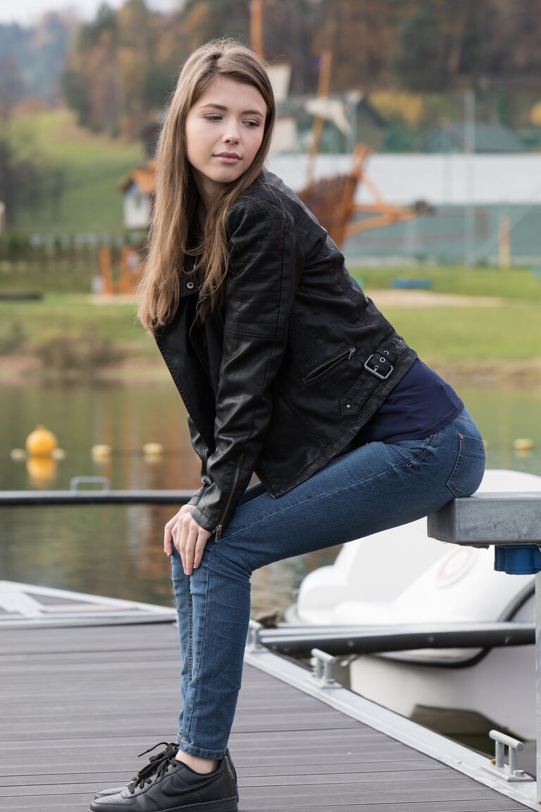 21P Hungarian Honeys Mila Azul