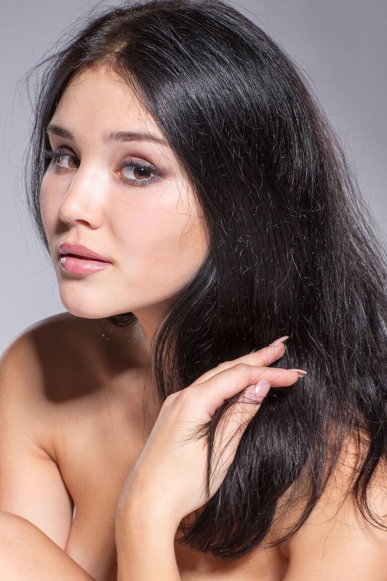 21P Gata europeia com naturais Malena apresenta sua vulva gostosa e bunda gostosa